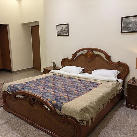 Mulberry Garden Hotell Varanasi Exteriör bild